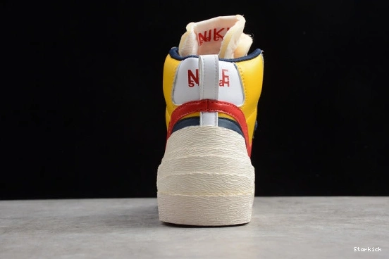 BLAZER VARSITY SACAI BV0072-700 X MID NIKE MAIZE 0111